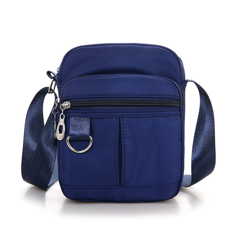 Nueva bolsa de mensajero de las mujeres bolsa pequeña de nylon Oxford bolsa de tela multi-compartimiento pequeña bolsa de mediana edad casual bolsa de hombro ventas directas de la fábrica