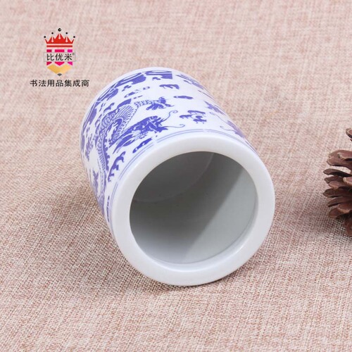 Biyoumi ceramic pen holder blue and white porcelain double dragon play ball pen holder pen wash pen porcelain cylinder book French brush wash Jingdezhen