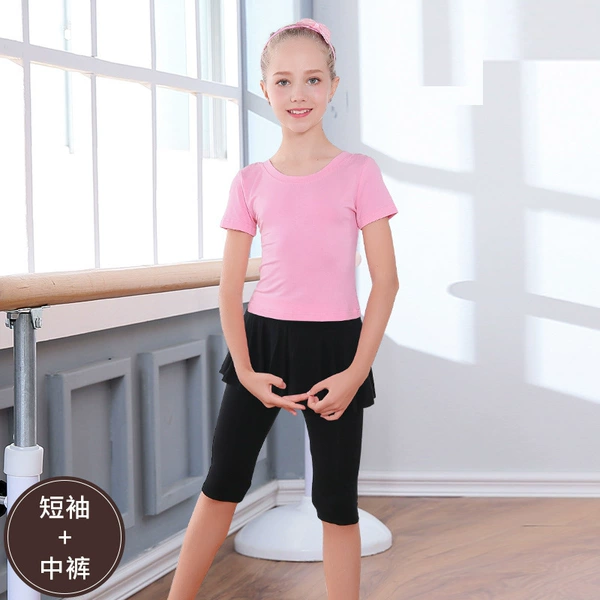 AF1622 short-sleeved pink + BF1634 mid-skirt black