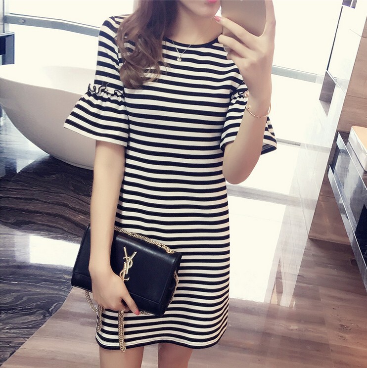 Wholesale 2025 Summer Stripesd Short-Sleeved Dress Women's Korean Style Slim Fit Bell Sleeve Mid-Length T-Shirt for Women Wholesale 2025 Summer Stripesd Short-Sleeved Dress Women's Korean Style Slim Fit Bell Sleeve Mid-Length T-Shirt for Women