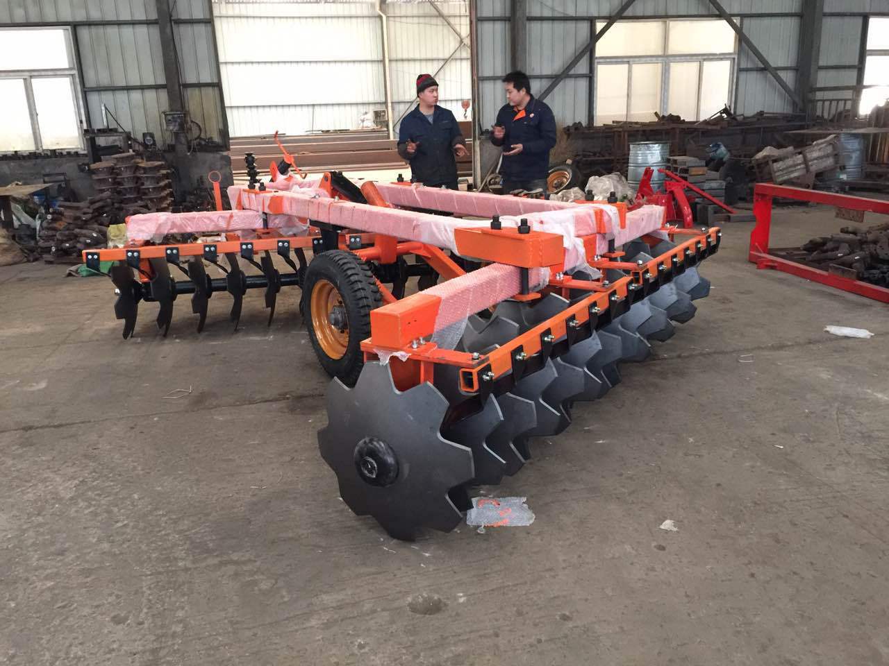 圆盘耙工作视频   重型圆盘耙   液压折翼圆盘耙   缺口圆盘耙