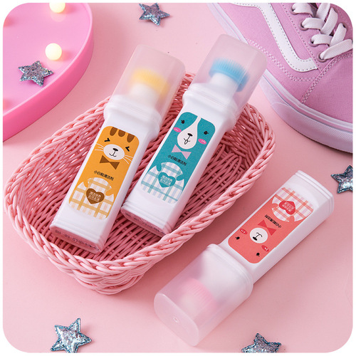 The same small white shoe artifact, shoe cleaning agent, cleans shoes, whitens and whitens shoes, shoe shine and decontamination artifact