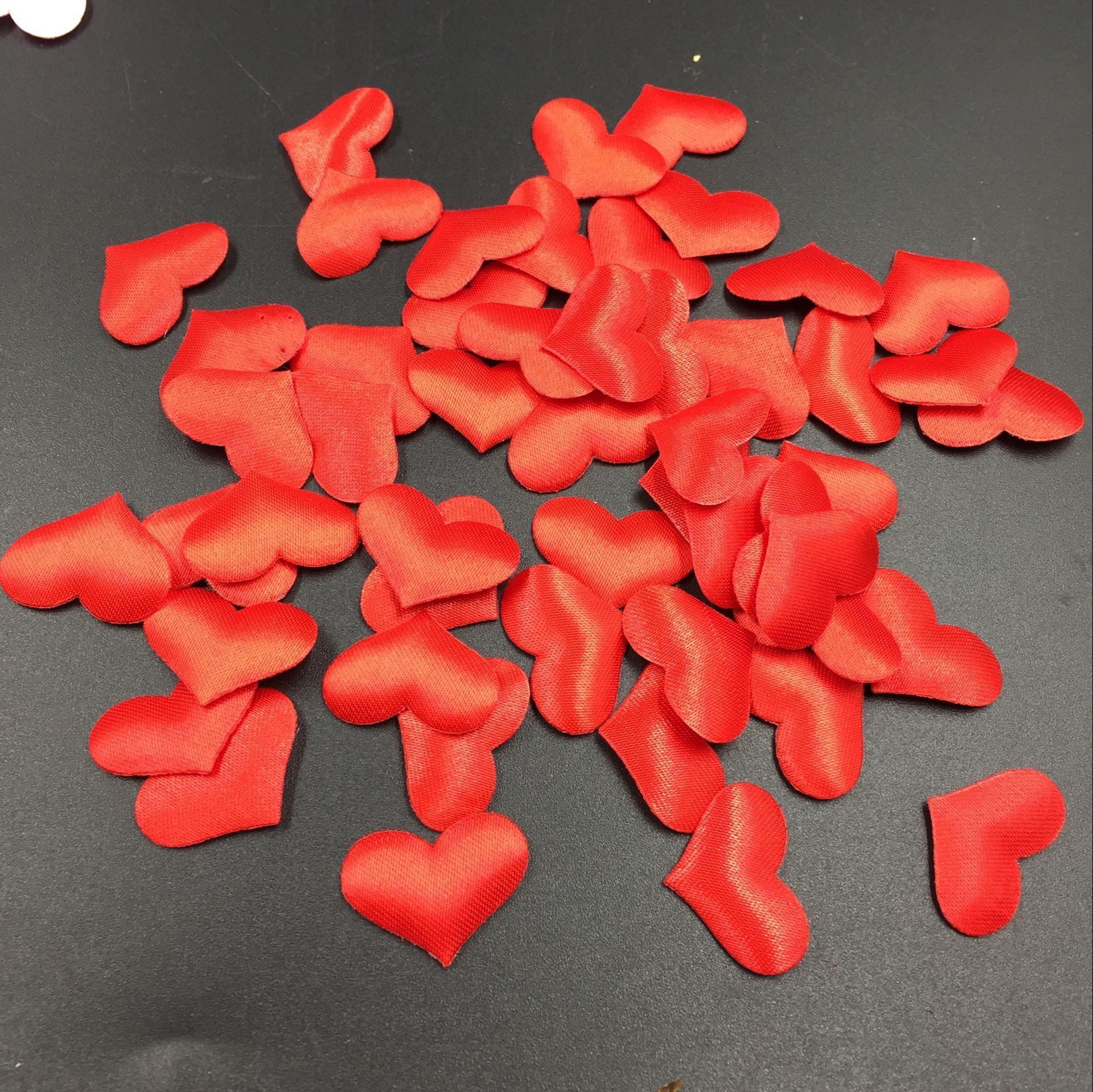 Cadena de luz led de amor de esponja tridimensional corazón melocotón amor boda decoración de boda sala de bodas prensa fabricante de pétalos de lanzamiento manual