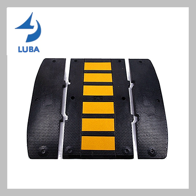 源头工厂500*900*50mm橡胶减速带出口型减速板道路缓冲交通设施