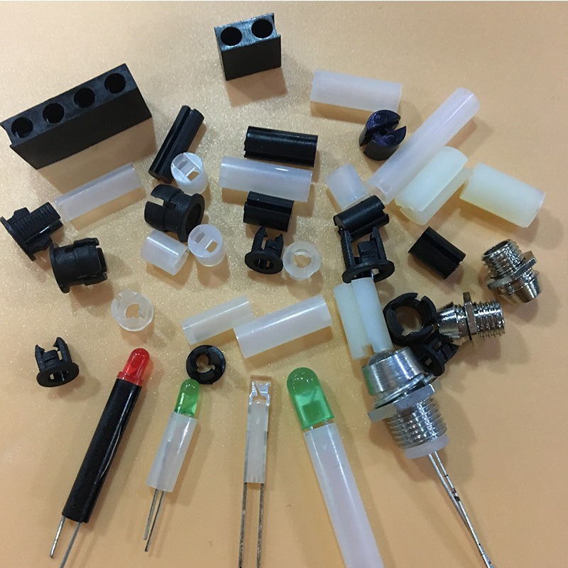 批发供应厂家直销尼龙灯座/圆体直通柱/LED灯座/LED灯柱规格齐全