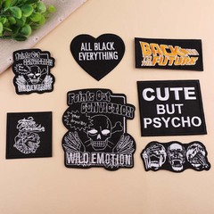 Embroidered patches with computerized cross-stitch, punk-style, trendy black embroidery, skulls and hearts, English lettering, for clothing.