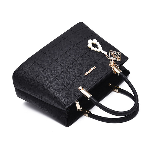European and American embroidered ladies foreign trade large handbag  winter new style pearl pendant shoulder bag can be shipped cross-body