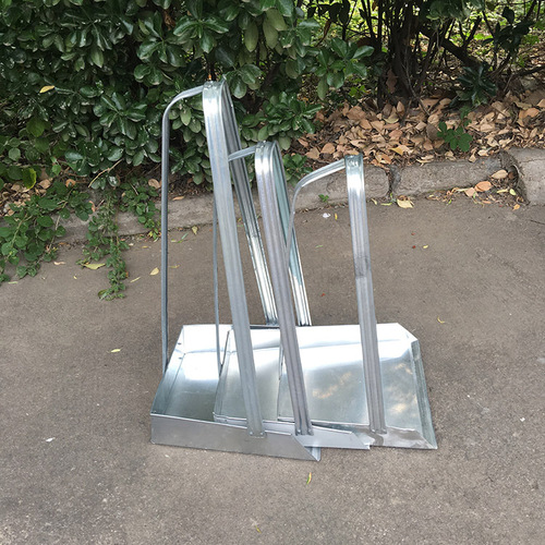 Dust bucket wholesale large iron dustpan iron stamp garbage shovel thickened garbage iron dustpan iron bucket cleaning set