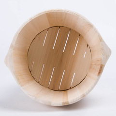 Wooden bucket household rice steamer, Zhenzi Restaurant-sized and small models, steaming racks, tableware, kitchen utensils—made from cedar wood and bamboo strips for rice steaming and brewing.