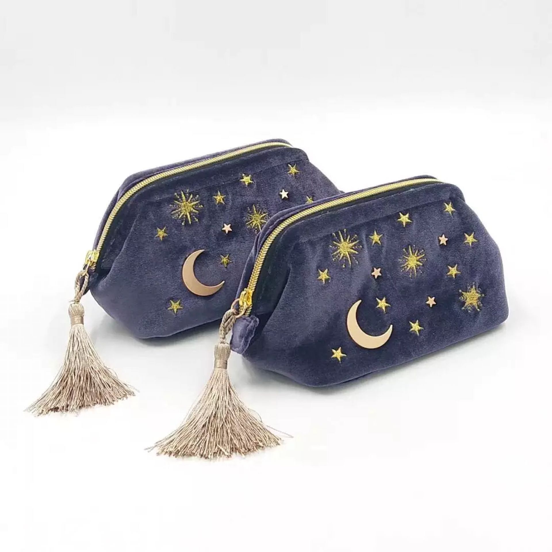 En stock de gran capacidad lindo japonés estrella Luna bordado terciopelo borla bolsa de cosméticos bolsa de almacenamiento conveniente para mujer
