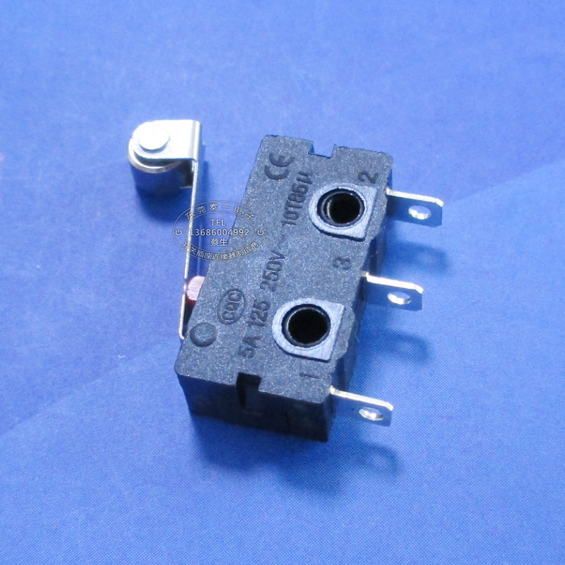 除螨仪用滚轮行程开关全铜三脚可焊线压力可调小型微动开关KW12-N