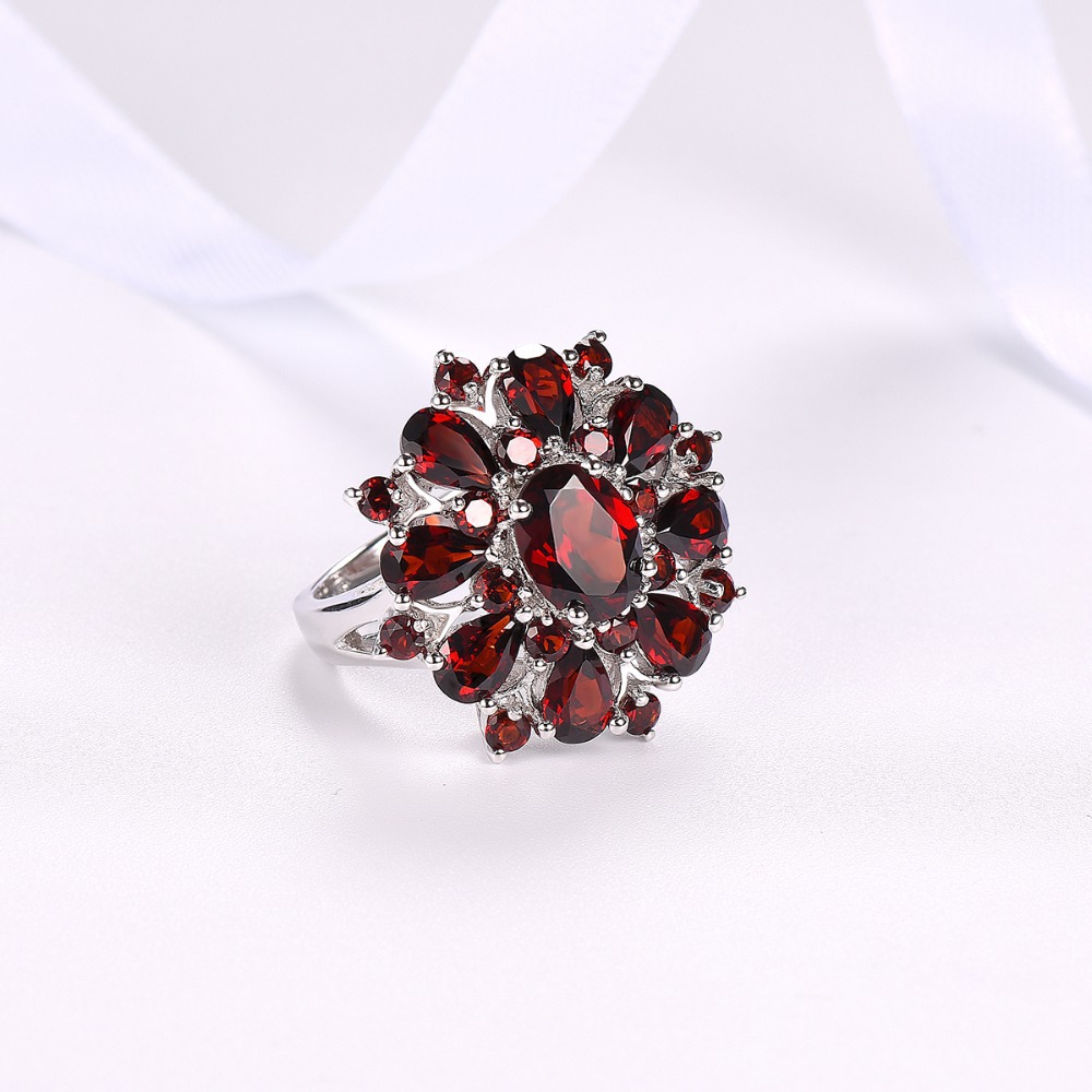 Anillo de compromiso designer con rubí y diamantes mujer_voghion.com