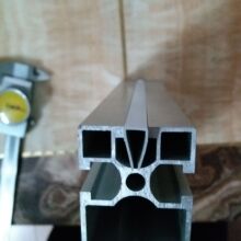 源头工厂供应工业铝型材平封槽条 密封条PP卡条 U型槽 8mm装饰条