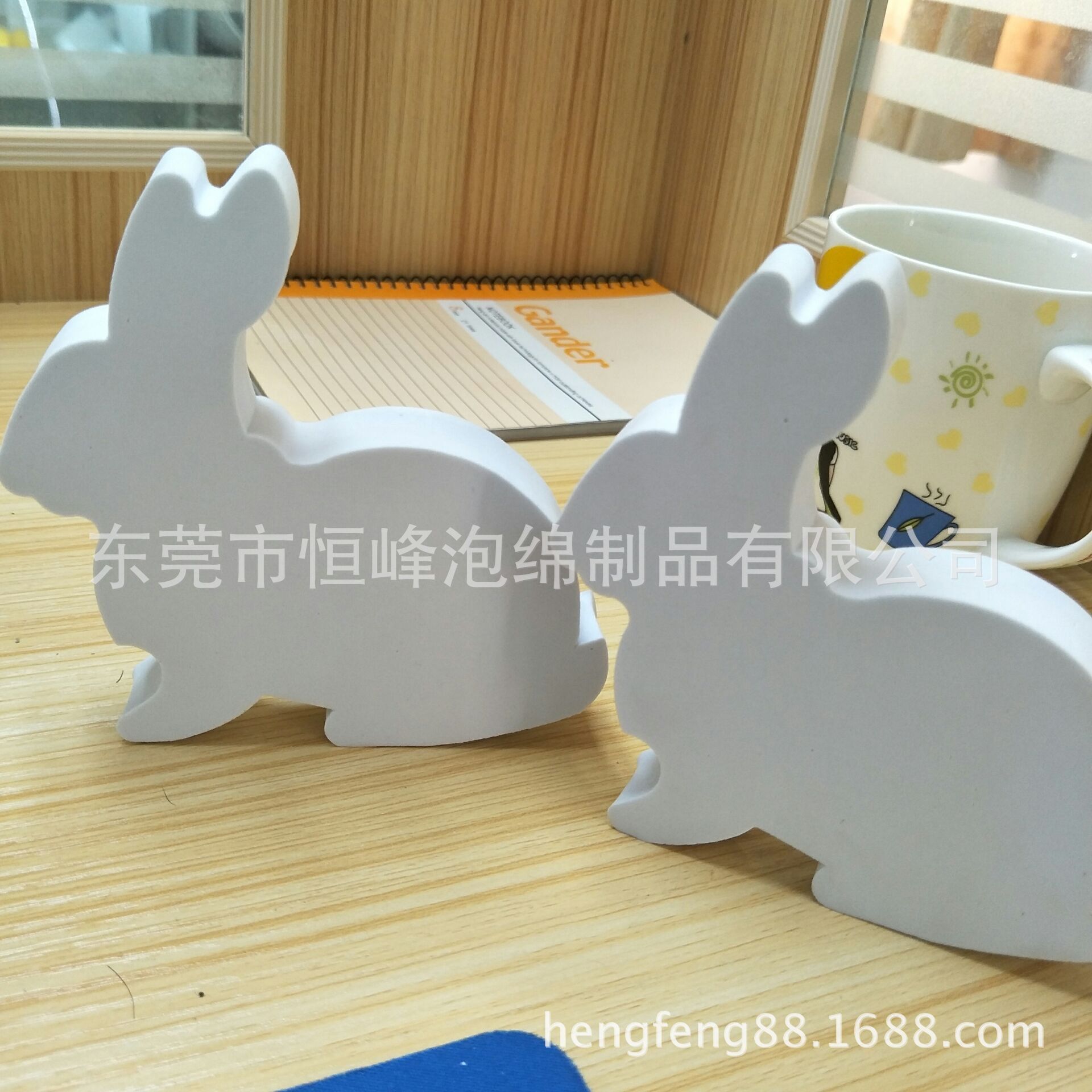 供应 冲压EVA兔子玩具公仔儿童沐浴动物泡绵漂浮物 冲压浮漂柱子