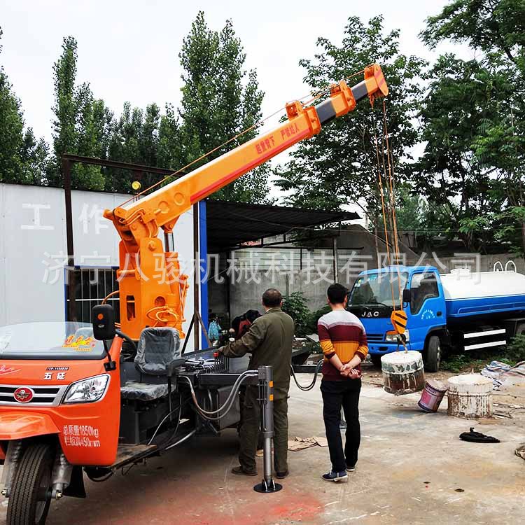 3吨小吊车三轮车随车吊轻卡汽车改装随车吊车载吊机