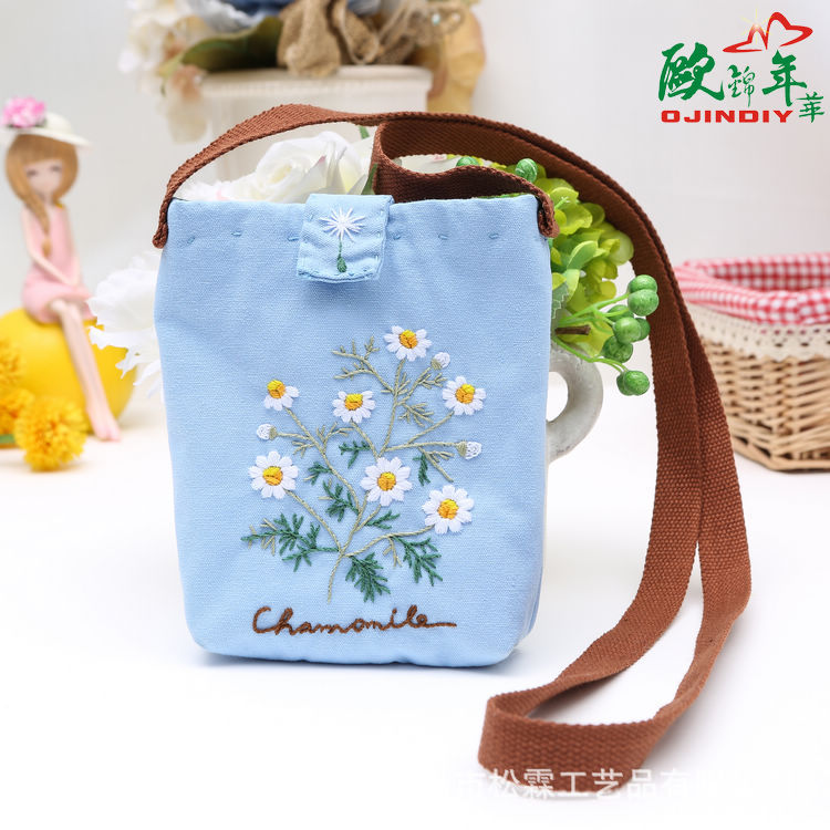 Directo de fábrica pequeña bolsa de hombro bordado Europeo material hecho a mano bolsa hecha a mano bricolaje kit de herramientas de costura de tela