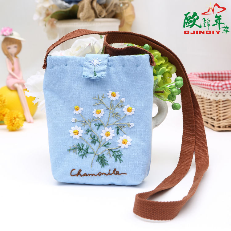 Directo de fábrica pequeña bolsa de hombro bordado Europeo material hecho a mano bolsa hecha a mano bricolaje kit de herramientas de costura de tela