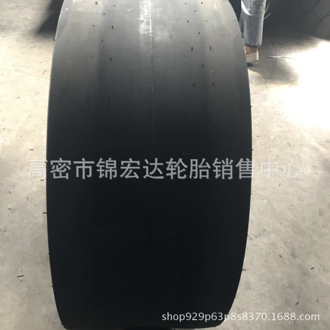 供应徐工胶轮压路机14/70-20 光面工程机械轮胎.