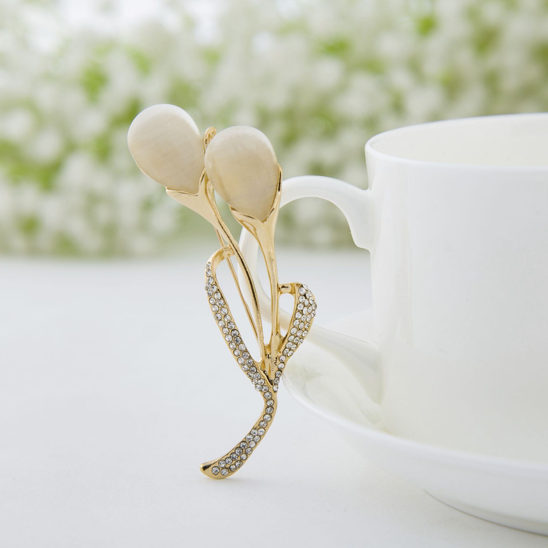 New products Trend Korean Edition Opal Flower personality originality Brooch golden Kirsite Sternum goods in stock