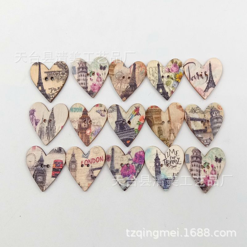 25mm * 28mm Tronco de la Torre de París Corazón de melocotón Decoración de madera de la torre de hierro Botón de madera