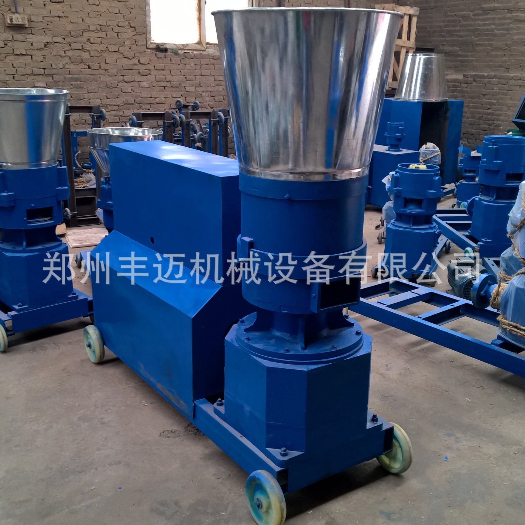 小型平模鹅饲料颗粒机 专业品质鸡饲料颗粒成型机 移动式颗粒设备