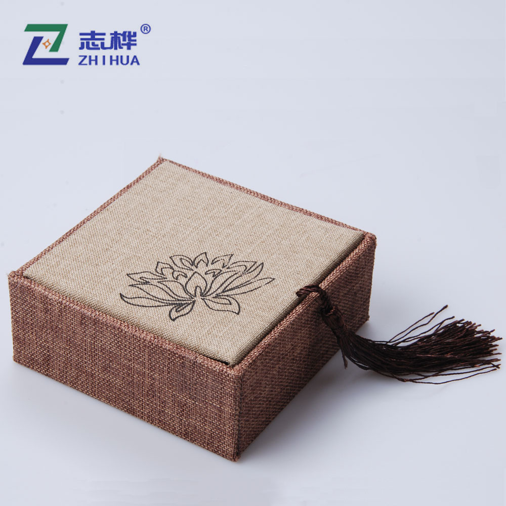 正方形复古流苏盒原色麻布加流苏手镯手链黄金玉器珠宝首饰包装盒