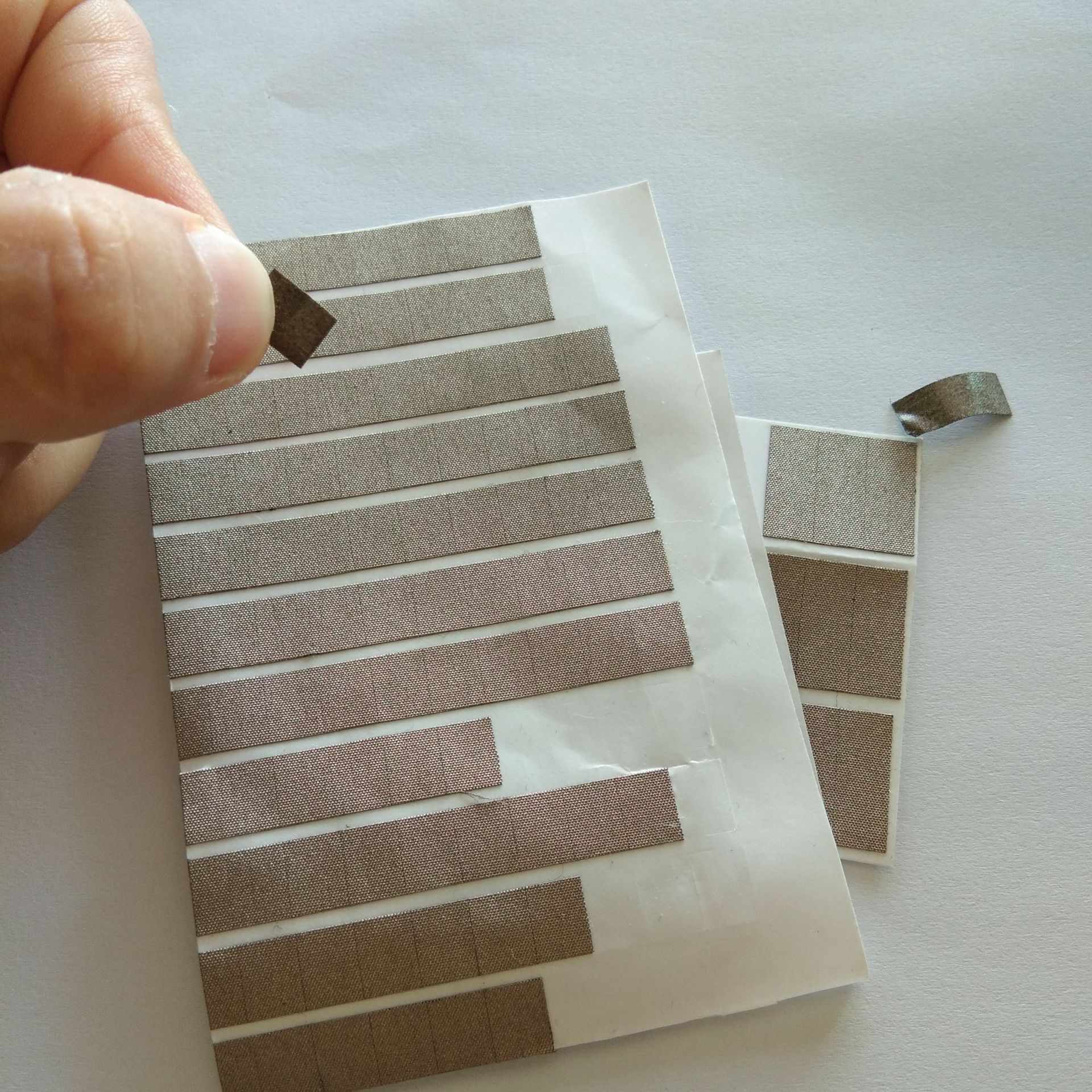 单面自粘 平纹银色屏蔽 0.2mm电子导电布 可模切成型