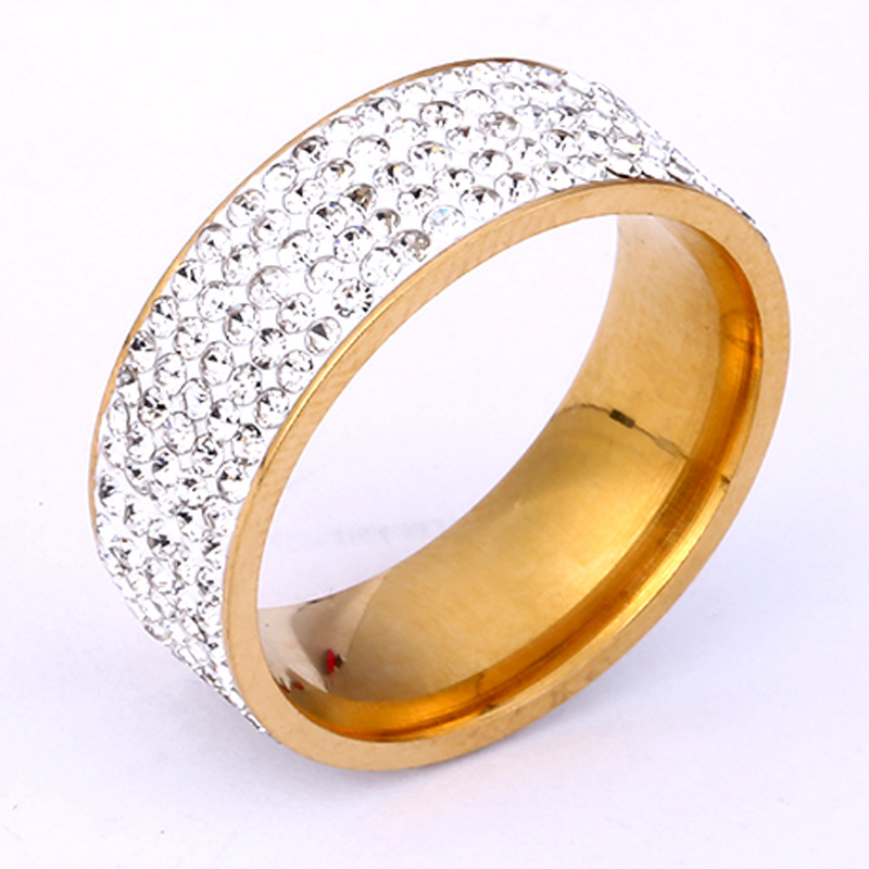 Suministro transfronterizo de joyería de acero inoxidable de estilo europeo y americano de arcilla suave de cinco filas de diamantes con incrustaciones de diamantes par anillo de acero de titanio fabricante