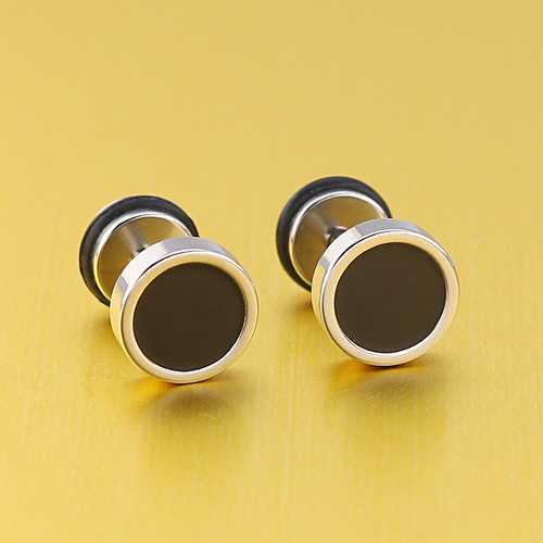  Japanese and Korean new style hip-hop punk style titanium steel round black oil dripping earrings stainless steel round cake earrings