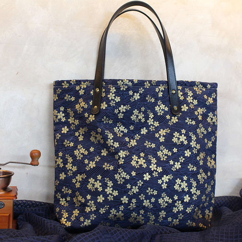 和风藏青底樱花帆布包单肩皮带包拉链大容量女日式文艺加厚挺阔