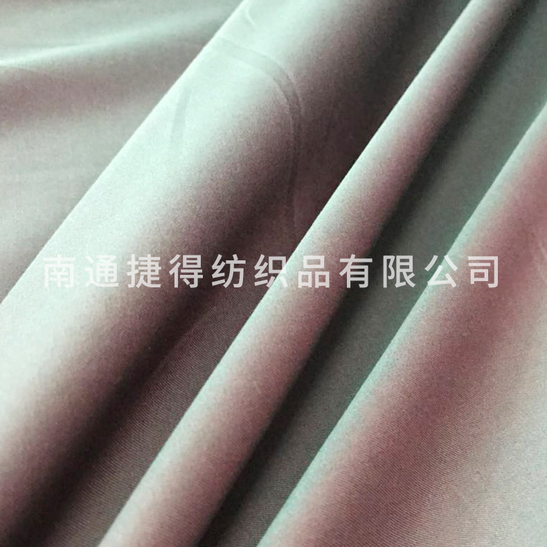 厂家直销款B家新季风衣面料 古典绿风衣面料防皱滑爽防风防水色织