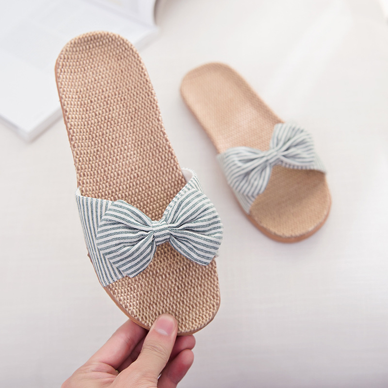 夏の室内の日本式のカップルのスリッパの蝶結びの亜麻のスリッパの滑り止めの縞の亜麻のスリッパの女性