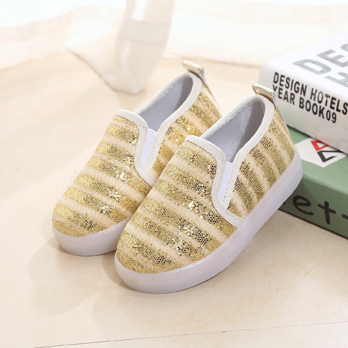 2024春秋新款儿童鞋LED亮灯发光鞋男女童运动休闲鞋防滑宝宝鞋