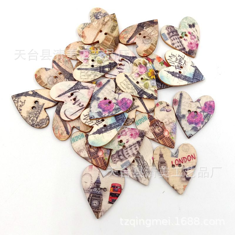 25mm * 28mm Tronco de la Torre de París Corazón de melocotón Decoración de madera de la torre de hierro Botón de madera