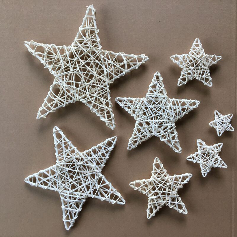 Off-white Indonesian rattan five-pointed star Christmas festival environment layout floral decorations Off-white Indonesian rattan five-pointed star Christmas festival environment layout floral decorations