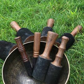 西藏颂钵配件批发尼泊尔手工桃木棒裹皮研磨棒佛音碗转棒音钵槌