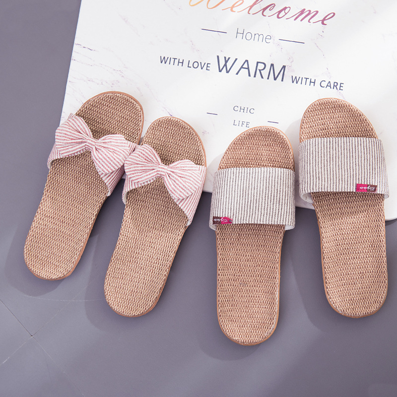 夏の室内の日本式のカップルのスリッパの蝶結びの亜麻のスリッパの滑り止めの縞の亜麻のスリッパの女性