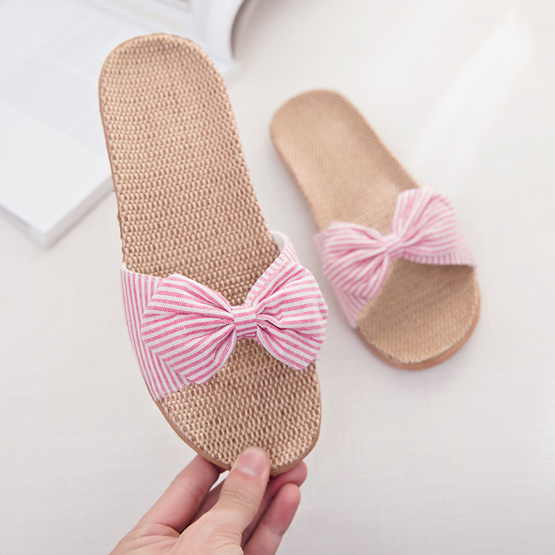 夏の室内の日本式のカップルのスリッパの蝶結びの亜麻のスリッパの滑り止めの縞の亜麻のスリッパの女性