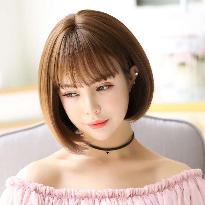 Moda Bobo cabeza ondulada estilo japonés y coreano pelo corto recto flequillo recto de las mujeres peluca esponjosa natural cubierta de la cabeza completa seda de alta temperatura