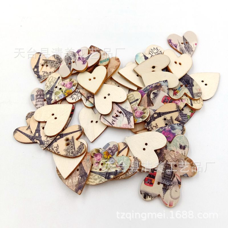 25mm * 28mm Tronco de la Torre de París Corazón de melocotón Decoración de madera de la torre de hierro Botón de madera