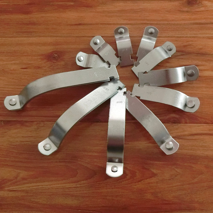 供应C型钢镀锌P型卡DN15DN300管卡气体抱箍管箍配件防锈钢构钢制