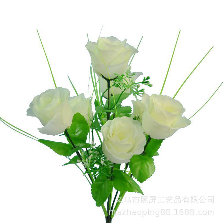 Yiwu fabricante de pantalla en stock al por mayor flor artificial 7 Artificial Rosa tela de seda 7 Pavo Real Rosa pequeña flor