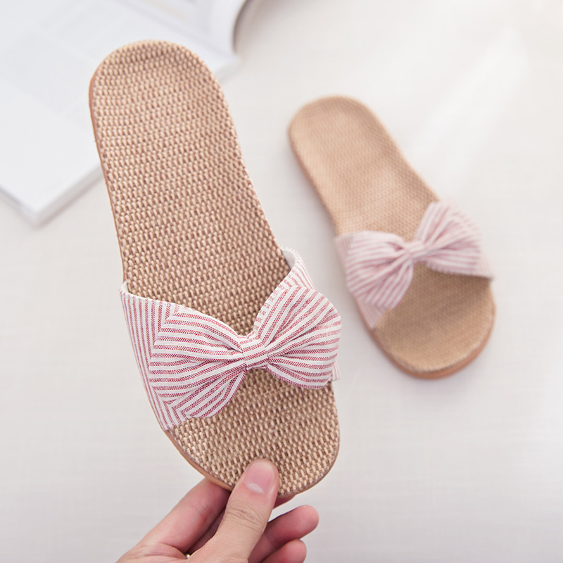 夏の室内の日本式のカップルのスリッパの蝶結びの亜麻のスリッパの滑り止めの縞の亜麻のスリッパの女性
