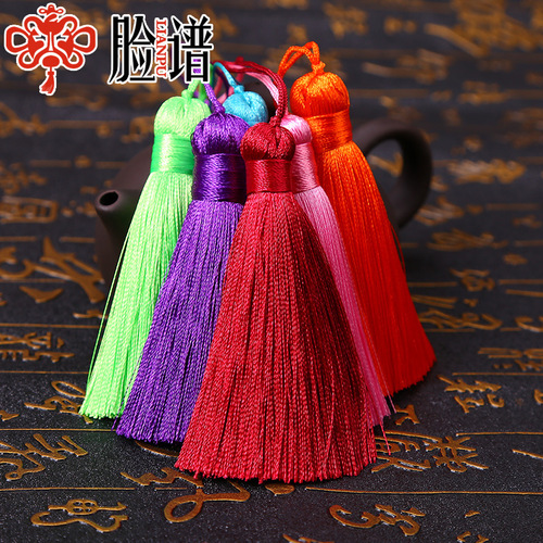 Facebook 8CM short fat tassel tassel 32 colors vertical ice silk small hanging tassel bookmark U disk mobile phone case small tassel pendant