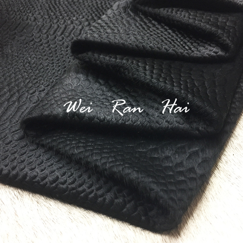 黑色牛毛皮/马毛皮压蟒蛇纹皮毛一体箱包鞋服用真皮