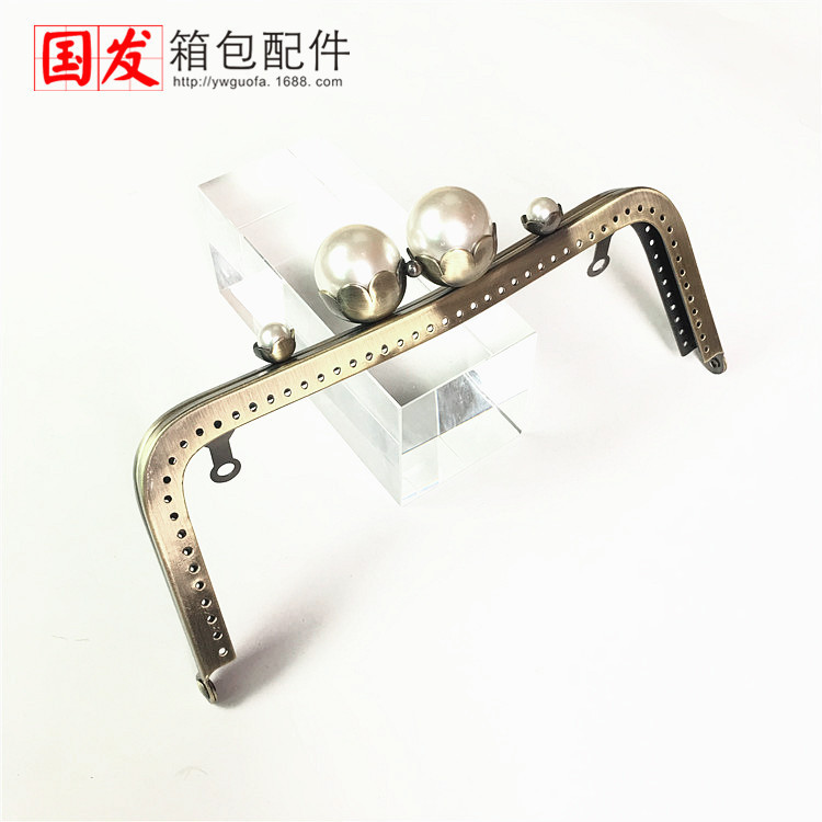 20% de descuento especial 20cm cóncava cintura lisa cabeza de perla de loto oro perla negra bolsa accesorios de hardware al por mayor