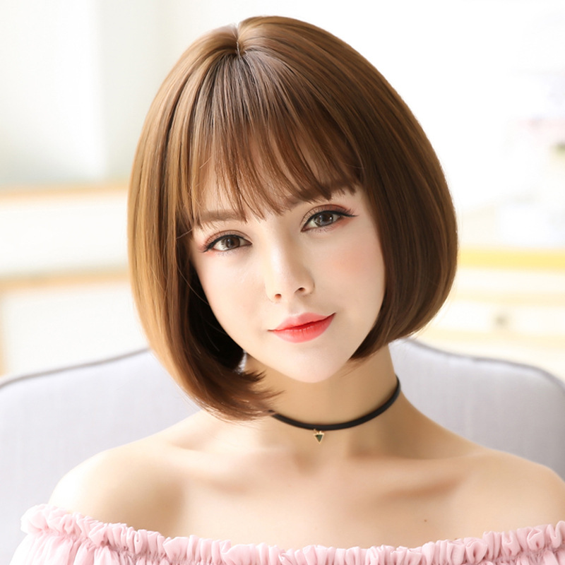 Moda Bobo cabeza ondulada estilo japonés y coreano pelo corto recto flequillo recto de las mujeres peluca esponjosa natural cubierta de la cabeza completa seda de alta temperatura