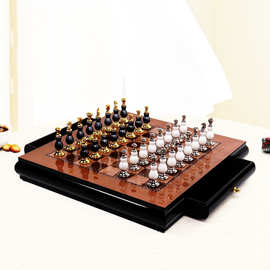 高档木质国际象棋盘练习套装创意锌合金烤漆棋子客厅工艺礼品摆件