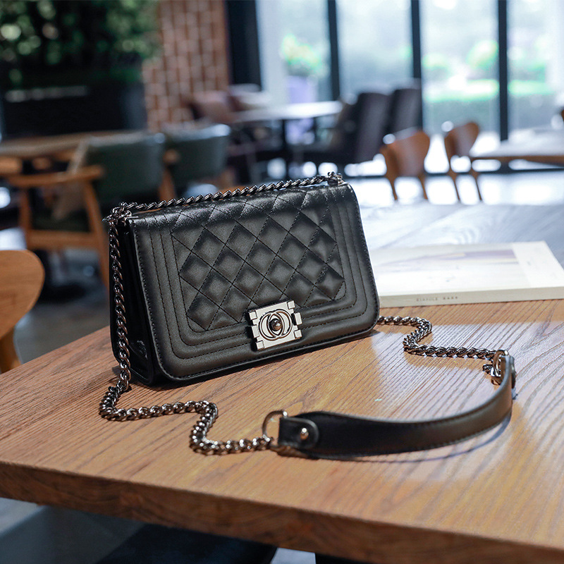 Stylish Diamond Pattern Shoulder Bag For Women Versatile Handbag_voghion.com