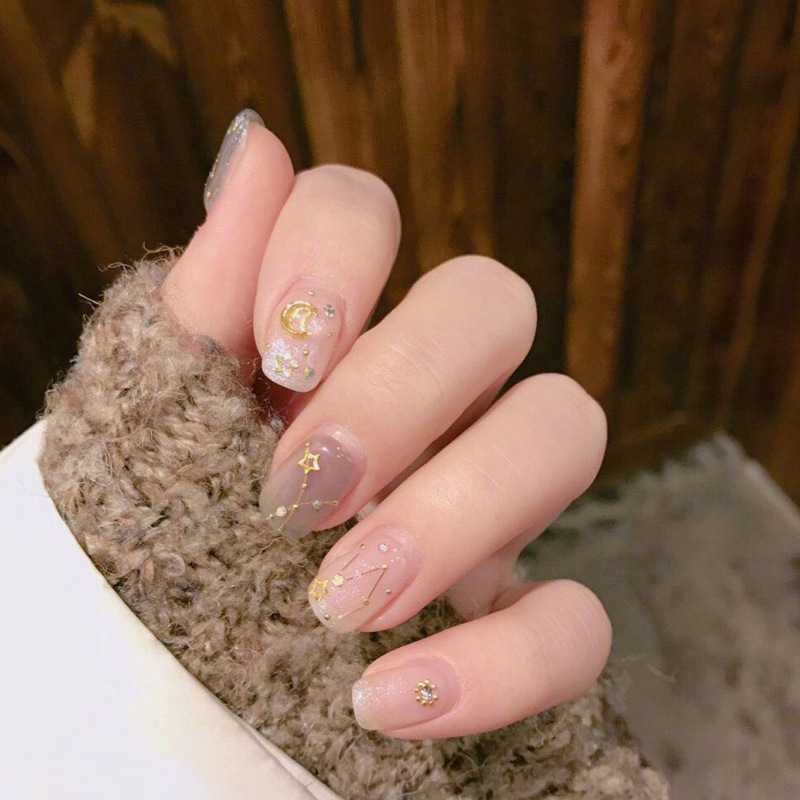 Accessory for manicure
